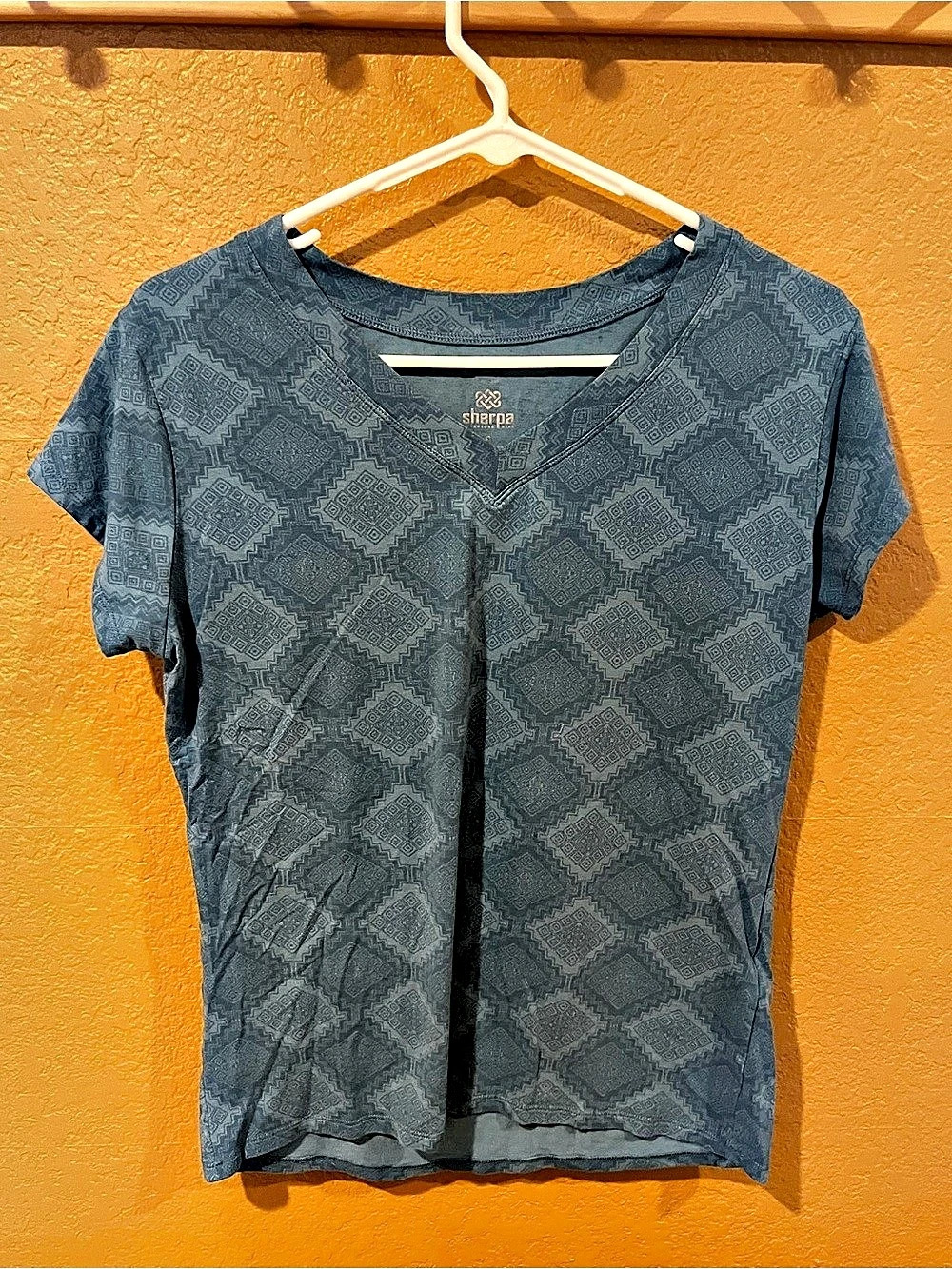 Sherpa Geometric Short Sleeve Tee in Blue Size Small